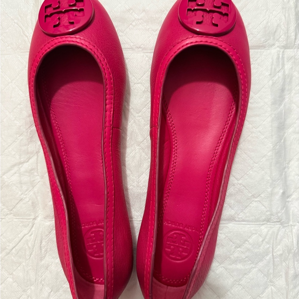 Tory Burch nice flat never used without box